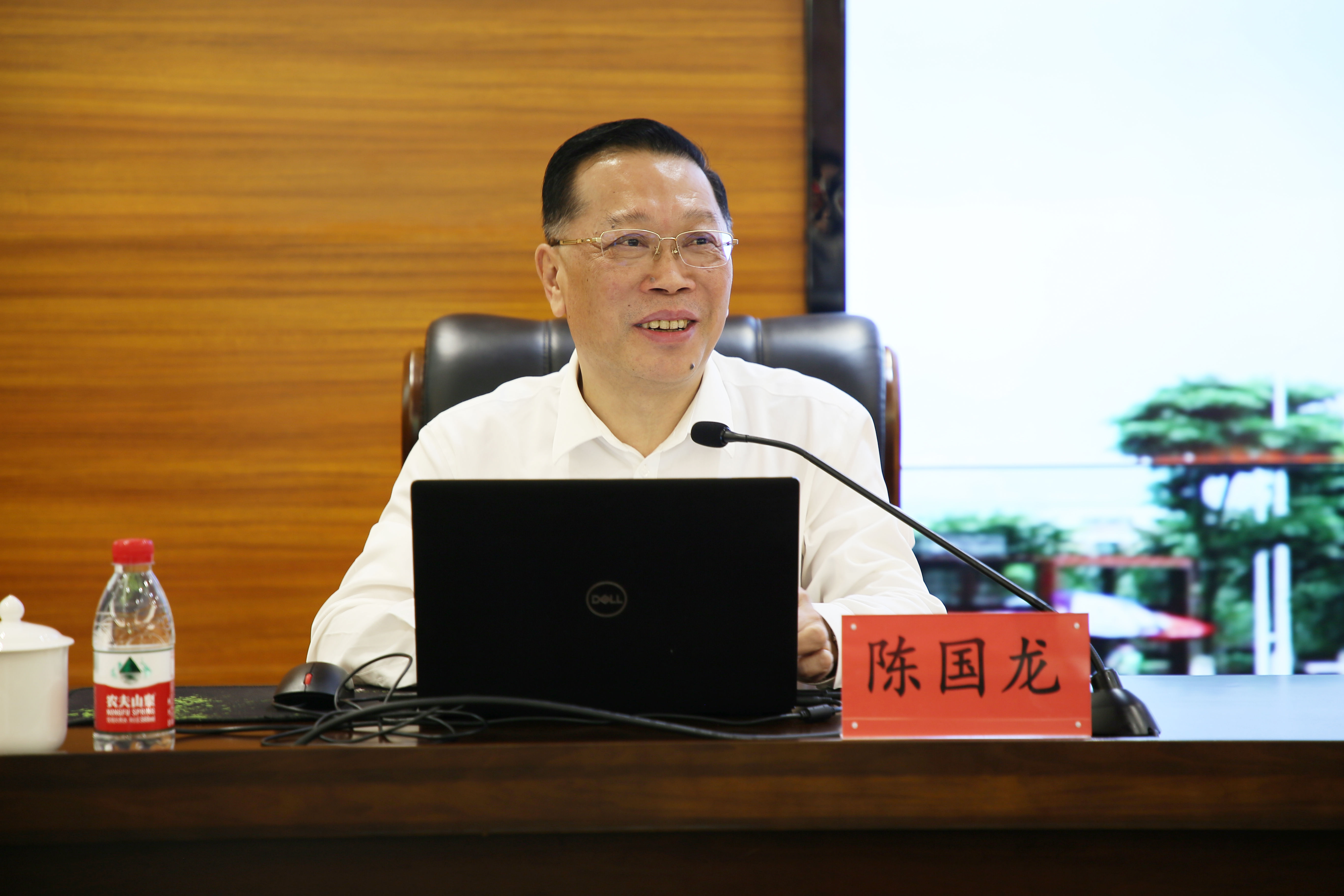 陈国龙书记讲党课-陈金秀摄.jpg