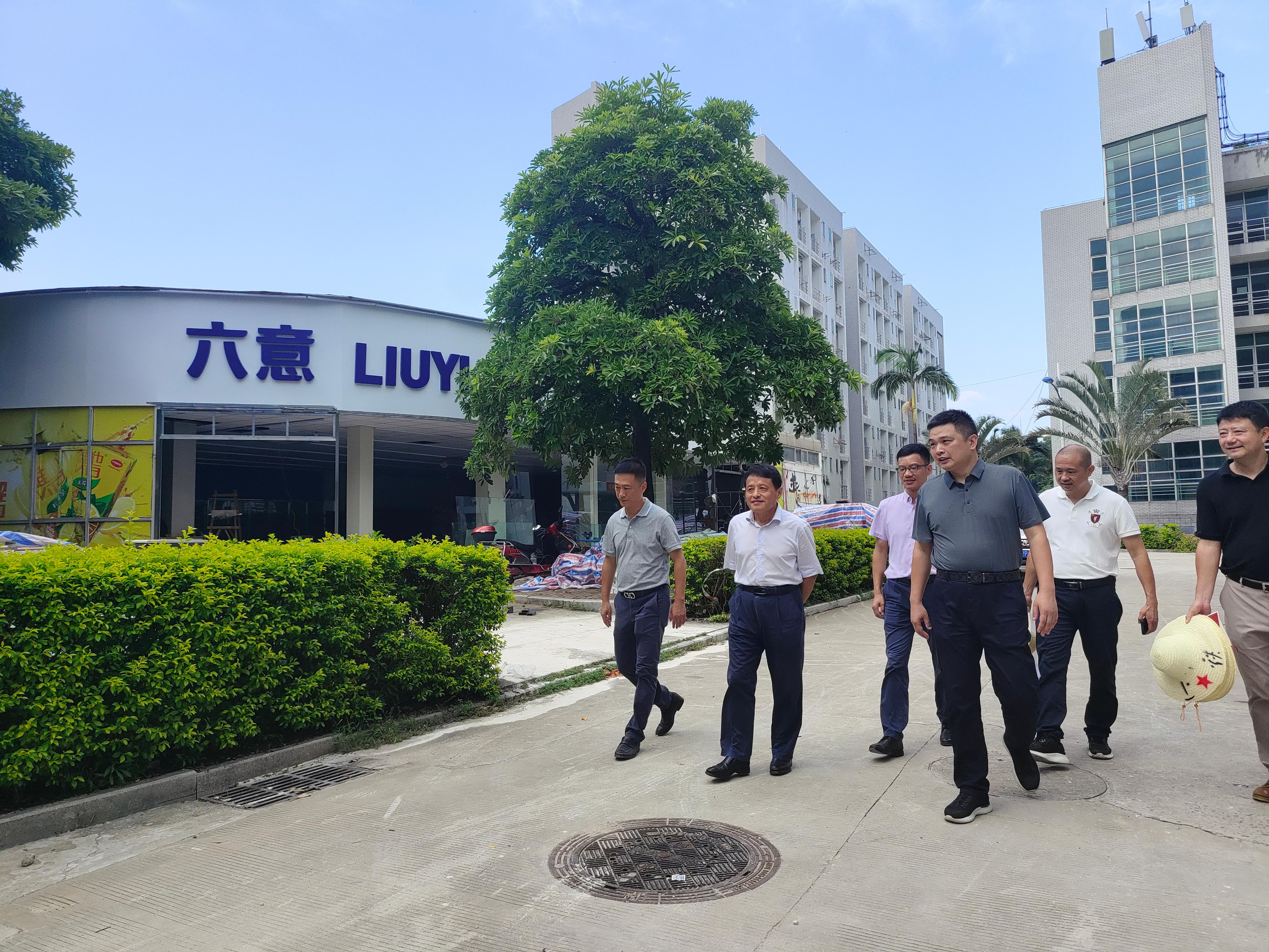 六意超市提升改造工程现场-林行.jpg